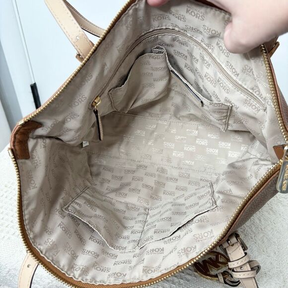 Michael Kors Jet Set Large Pebble Leather Top-Zip Tote Bag Tan - Picture 10 of 11